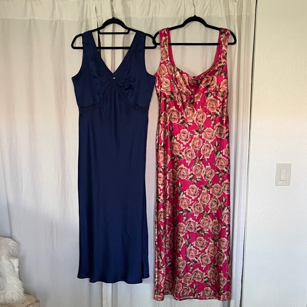 NWT Lot of 2 satin dresses 💙🩷